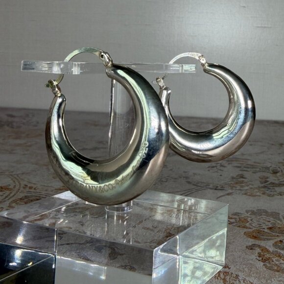 Authentic Tiffany & Co. Sterling Silver Crescent Hoop Earrings .925 – Signed - Picture 3 of 7